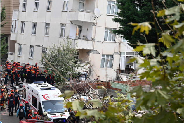 Search and rescue operations continue at partially collapsed building in Istanbul ISTANBUL, TURKIYE - OCTOBER 08: Search and rescue teams conduct operations at the site of a seven-story building that partially collapsed in the Maltepe district of Istanbul, Turkiye, on October 08, 2026. Emergency personnel and ambulances are deployed to the scene as search and rescue efforts continue. Ahmet Okatali Anadolu Istanbul Turkey. Editorial use only. Please get in touch for any other usage. Copyright: x2026xAnadoluxAhmetxOkatalix