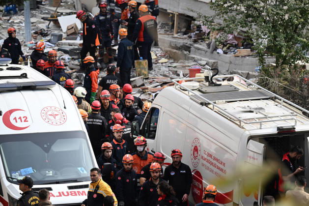 Search and rescue operations continue at partially collapsed building in Istanbul ISTANBUL, TURKIYE - OCTOBER 08: Search and rescue teams conduct operations at the site of a seven-story building that partially collapsed in the Maltepe district of Istanbul, Turkiye, on October 08, 2026. Emergency personnel and ambulances are deployed to the scene as search and rescue efforts continue. Ahmet Okatali Anadolu Istanbul Turkey. Editorial use only. Please get in touch for any other usage. Copyright: x2026xAnadoluxAhmetxOkatalix