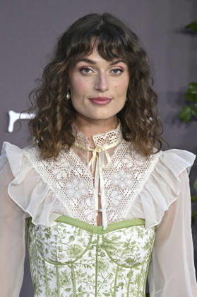 Lacey Claire Rogers at the premiere of the movie *Sense and Sensibility* at the United Theater in Los Angeles, October 7, 2026 Foto:xD.xStarbuckx xFuturexImagex sensuality_6012