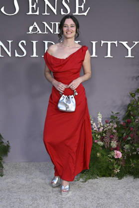 Bethany Slater at the premiere of the movie *Sense and Sensibility* at the United Theater in Los Angeles, October 7, 2026 Foto:xD.xStarbuckx xFuturexImagex sensuality_6018