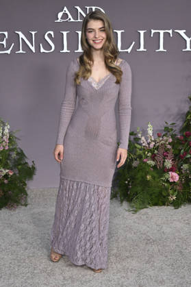 Lyliana Wray at the premiere of the movie *Sense and Sensibility* at the United Theater in Los Angeles, October 7, 2026 Foto:xD.xStarbuckx xFuturexImagex sensuality_6045