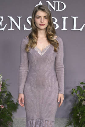 Lyliana Wray at the premiere of the movie *Sense and Sensibility* at the United Theater in Los Angeles, October 7, 2026 Foto:xD.xStarbuckx xFuturexImagex sensuality_6046