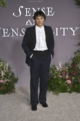 Frank Dillane at the premiere of the movie *Sense and Sensibility* at the United Theater in Los Angeles, October 7, 2026 Foto:xD.xStarbuckx xFuturexImagex sensuality_6081