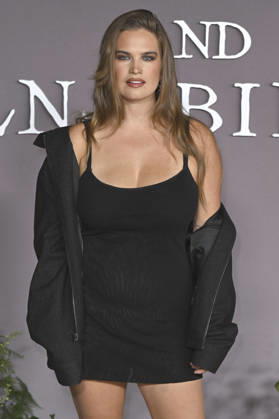 Stormi Henley at the premiere of the movie *Sense and Sensibility* at the United Theater in Los Angeles, October 7, 2026 Foto:xD.xStarbuckx xFuturexImagex sensuality_6091