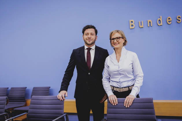 R L Franziska Brantner, co-chair of Alliance 90 The Greens, and Felix Banaszak, co-chair of Alliance 90 The Greens, photographed during the press conference to present the flagship proposal Our Plan for Germany, Berlin, October 8, 2026, Berlin, Germany Copyright: xFlorianxGaertnerx