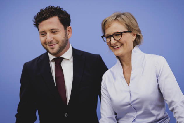 R L Franziska Brantner, co-chair of Alliance 90 The Greens, and Felix Banaszak, co-chair of Alliance 90 The Greens, photographed during the press conference to present the flagship proposal Our Plan for Germany, Berlin, October 8, 2026, Berlin, Germany Copyright: xFlorianxGaertnerx
