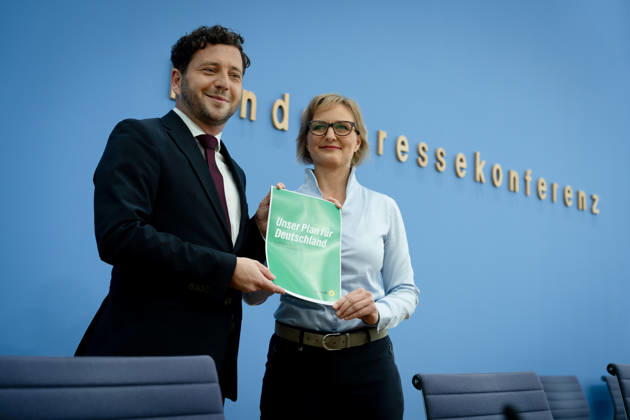 BPK, Alliance 90 The Greens, Franziska Brantner, Felix Banaszak Berlin, BPK, Presentation of the Main Resolution Our Plan for Germany, Franziska Brantner, Federal Chair, Felix Banaszak, Federal Chair, Alliance 90 The Greens Berlin Berlin GER