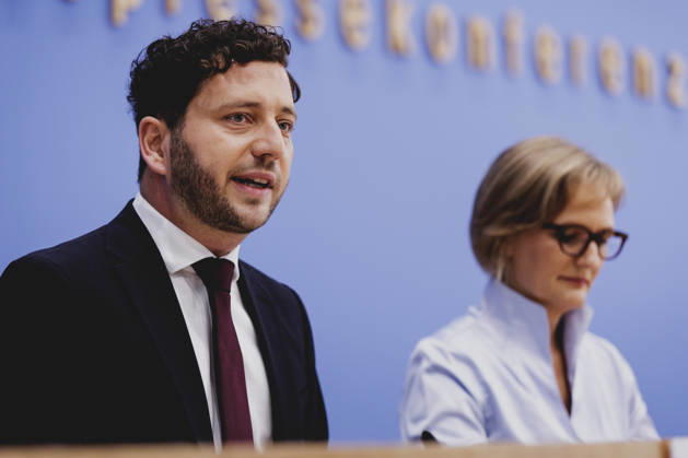R L Franziska Brantner, co-chair of Alliance 90 The Greens, and Felix Banaszak, co-chair of Alliance 90 The Greens, photographed during the press conference to present the flagship proposal Our Plan for Germany, Berlin, October 8, 2026, Berlin, Germany Copyright: xFlorianxGaertnerx
