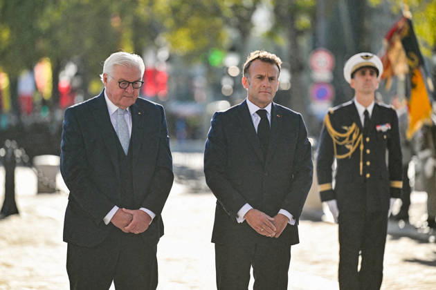President Emmanuel Macron and Frank-Walter Steinmeier, President of Germany, at a ceremony at the Arc de Triomphe in Paris on October 8, 2026, in honor of the state visit of the President of Germany and his wife to France. Christian Liewig Bestimage President Emmanuel Macron and his wife Brigitte Macron welcome Frank-Walter Steinmeier, President of Germany, and his wife, Elke Büdenbender, for a ceremony at the Arc de Triomphe in Paris on October 8, 2026, Paris, France  Copyright: xChristianxLiewigx xBestimagexChristianxLiewigx xBestimagex
