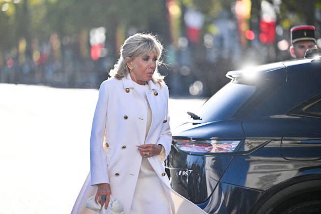 Brigitte Macron at a ceremony at the Arc de Triomphe in Paris on October 8, 2026, in honor of the state visit to France by the President of Germany and his wife. Christian Liewig, Bestimage. President Emmanuel Macron and his wife Brigitte Macron welcome Frank-Walter Steinmeier, President of Germany, and his wife, Elke Büdenbender, for a ceremony at the Arc de Triomphe in Paris on October 8, 2026, Paris, France Copyright: xChristianxLiewigx xBestimagexChristianxLiewigx xBestimagex