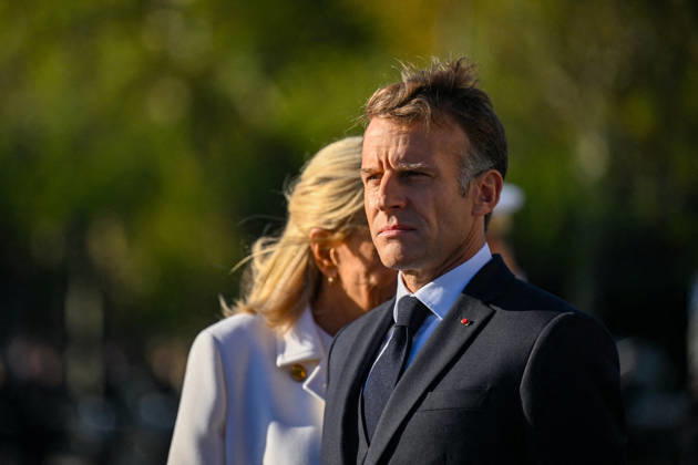 Brigitte Macron and President Emmanuel Macron at a ceremony at the Arc de Triomphe in Paris on October 8, 2026, in honor of the state visit to France by the President of Germany and his wife. Christian Liewig, Bestimage. President Emmanuel Macron and his wife Brigitte Macron welcome Frank-Walter Steinmeier, President of Germany, and his wife, Elke Büdenbender, for a ceremony at the Arc de Triomphe in Paris on October 8, 2026, Paris, France  Copyright: xChristianxLiewigx xBestimagexChristianxLiewigx xBestimagex