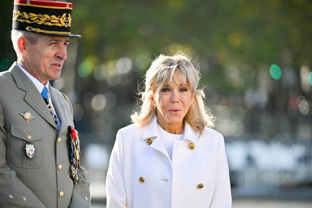 Brigitte Macron at a ceremony at the Arc de Triomphe in Paris on October 8, 2026, in honor of the state visit to France by the President of Germany and his wife Christian Liewig Bestimage President Emmanuel Macron and his wife Brigitte Macron welcome Frank-Walter Steinmeier, President of Germany, and his wife, Elke Büdenbender, for a ceremony at the Arc de Triomphe in Paris on October 8, 2026, Paris, France Copyright: xChristianxLiewigx xBestimagexChristianxLiewigx xBestimagex