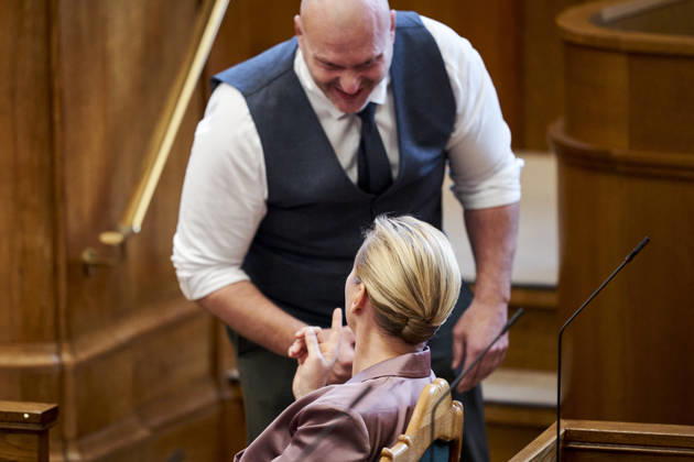 Opening debate in the Danish Parliament: Lars Boje Mathiesen of the Citizens Party and Prime Minister Mette Frederiksen of the Social Democratic Party chatting during the opening debate of the Danish Parliament in the Parliament Hall at Christiansborg on Thursday, October 8, 2026, Copenhagen, Denmark Copyright: RitzauxScanpix ThomasxTraasdahlx spdk20261008-113232-L