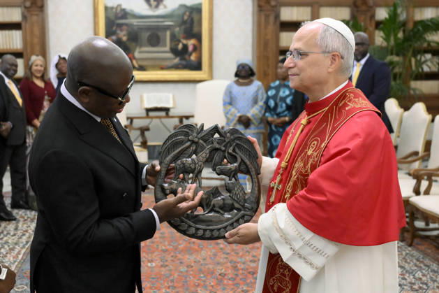 ITALY - POPE - VATICAN-2026 10 8 Italy, Rome, Vatican, 2026 10 8 Pope Leo XIV receives Mr. Julius Maada Bio, President of the Republic of Sierra Leone, in a private audience in Vatican . EDITORIAL USE ONLY - NO BOOKS Copyright: xVATICANxMEDIA xCatholicxPressxPhotox