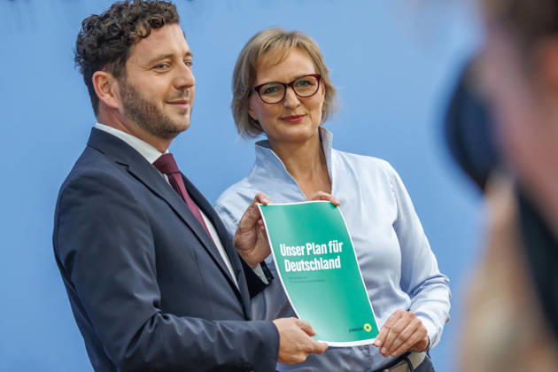 Franziska Brantner, Federal Chair of Alliance 90 The Greens, and Felix Banaszak, Federal Chair of Alliance 90 The Greens, at the Federal Press Conference Center: Presentation of the flagship proposal Our Plan for Germany. Franziska Brantner, Federal Chair of Allian