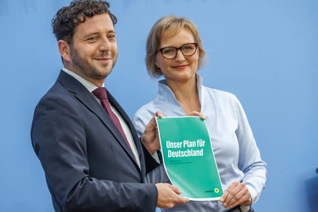 Franziska Brantner, Federal Chair of Alliance 90 The Greens, and Felix Banaszak, Federal Chair of Alliance 90 The Greens, at the Federal Press Conference Center: Presentation of the flagship proposal Our Plan for Germany. Franziska Brantner, Federal Chair of Allian
