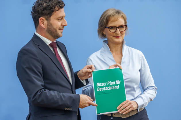 Franziska Brantner, Federal Chair of Alliance 90 The Greens, and Felix Banaszak, Federal Chair of Alliance 90 The Greens, at the Federal Press Conference Center: Presentation of the flagship proposal Our Plan for Germany. Franziska Brantner, Federal Chair of Allian