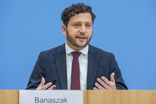 Franziska Brantner, Federal Chair of Alliance 90 The Greens, and Felix Banaszak, Federal Chair of Alliance 90 The Greens, at the Federal Press Conference Center Presentation of the flagship proposal Our Plan for Germany Fra