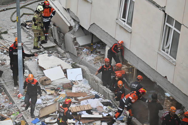 Partial collapse occurs in 7-story building in Istanbul s Maltepe district ISTANBUL, TURKIYE - OCTOBER 8: Search and rescue personnel, including firefighters, AFAD, UMKE, and police teams, operate at the site of a partial building collapse in the Cevizli neighborhood of Maltepe district, Istanbul, Turkiye on October 8, 2026. Trapped residents on the unaffected upper floors were evacuated while emergency teams initiated search and rescue efforts beneath the collapsed lower levels. Ten people were rescued alive from the rubble, while officials confirmed two fatalities as of late morning. Ahmet Okatali Anadolu Istanbul Turkey. Editorial use only. Please get in touch for any other usage. Copyright: x2026xAnadoluxAhmetxOkatalix