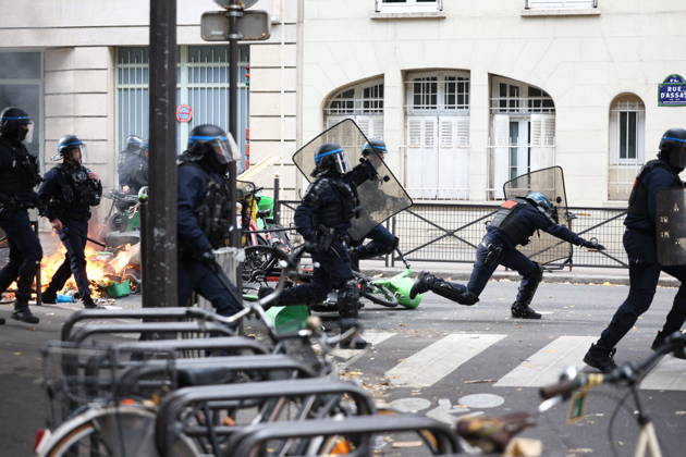 Paris-Panthéon-Assas Students Protest - Paris Policemen pictured as students protest outside Paris-Panthéon-Assas university in Paris, on October 8, 2026 on support of high school students as they continue their protest to demand the hiring of substitute teachers, increased resources, and decent learning conditions. Photo by Raphael Lafargue ABACAPRESS.COM Paris Ile-de-France France  Copyright: xLafarguexRaphael ABACAx