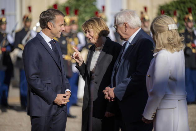 French President Macron Welcomes Germany s President Steinmeier - Paris French President Emmanuel Macron and his wife Brigitte Macron welcomes Germany s President Frank-Walter Steinmeier and his wife Elke Buedenbender at the Elysee Palace in Paris on October 8, 2026. Photo by Eliot Blondet ABACAPRESS.COM Paris France France  Copyright: xBlondetxEliot ABACAx