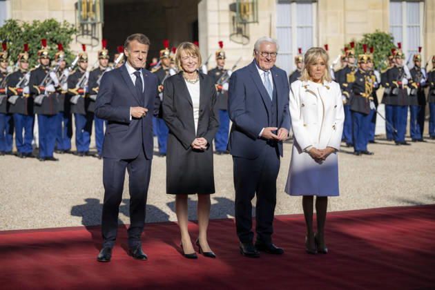French President Macron Welcomes Germany s President Steinmeier - Paris French President Emmanuel Macron and his wife Brigitte Macron welcomes Germany s President Frank-Walter Steinmeier and his wife Elke Buedenbender at the Elysee Palace in Paris on October 8, 2026. Photo by Eliot Blondet ABACAPRESS.COM Paris France France  Copyright: xBlondetxEliot ABACAx