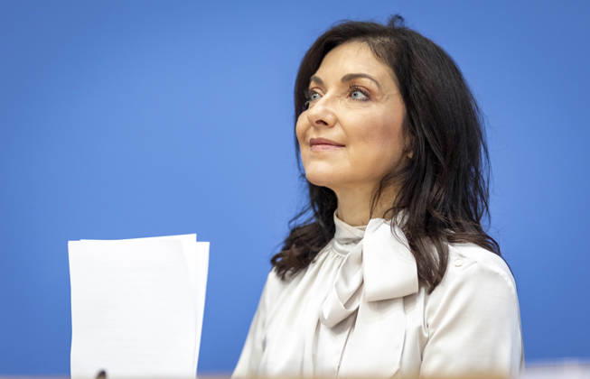 Katherina Reiche, Federal Minister of Economic Affairs and Energy, presents the federal government s Fall 2026 Economic Forecast at a federal press conference in Berlin on October 8, 2026, Berlin, Germany Copyright: xYonaxElsnerx