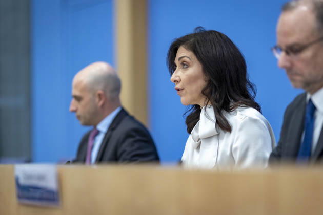 Katherina Reiche, Federal Minister of Economic Affairs and Energy, presents the federal government s Fall 2026 Economic Forecast at a federal press conference in Berlin on October 8, 2026, Berlin, Germany Copyright: xYonaxElsnerx