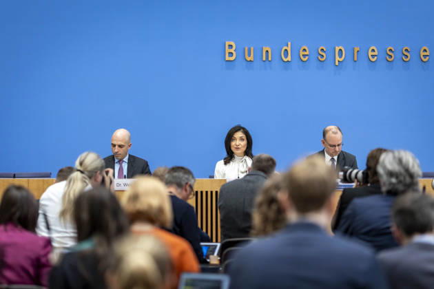 Katherina Reiche, Federal Minister of Economic Affairs and Energy, presents the federal government s Fall 2026 Economic Forecast at a federal press conference in Berlin on October 8, 2026, Berlin, Germany Copyright: xYonaxElsnerx