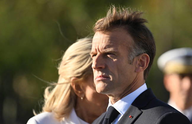 President Emmanuel Macron at a ceremony at the Arc de Triomphe in Paris on October 8, 2026, in honor of the state visit to France by the President of Germany and his wife. Christian Liewig Bestimage President Emmanuel Macron and his wife Brigitte Macron welcome Frank-Walter Steinmeier, President of Germany, and his wife, Elke Büdenbender, for a ceremony at the Arc de Triomphe in Paris on October 8, 2026, Paris, France Copyright: xChristianxLiewigx xBestimagexChristianxLiewigx xBestimagex
