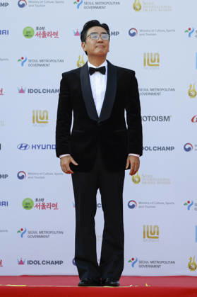 red carpet at Seoul Drama Awards in South Korea South Korean actor Ryu Seung-ryong poses for photos on the red carpet during the 21st Seoul International Drama Awards in Seoul, South Korea, on October 08, 2026. Seoul South Korea Copyright: xMatrixxImages JungxUi-Chelx