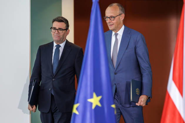 Exchange of the instruments of ratification of the Kensington Treaty by Federal Chancellor Friedrich Merz (CDU) and the Prime Minister of the United Kingdom of Great Britain and Northern Ireland, Andrew Burnham Exchange of the instruments of ratification of the Kens
