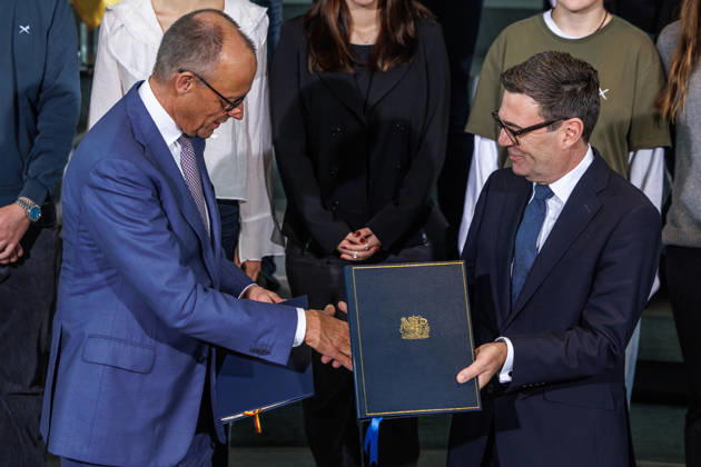 Exchange of the instruments of ratification of the Kensington Treaty by Federal Chancellor Friedrich Merz (CDU) and the Prime Minister of the United Kingdom of Great Britain and Northern Ireland, Andrew Burnham Exchange of the instruments of ratification of the Kens