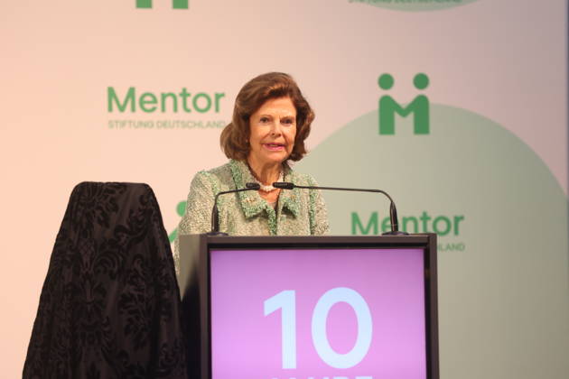 Queen Silvia of Sweden Presents Award on Mainau Island, Konstanz Mainau, 0810 2026 Her Majesty Queen Silvia of Sweden will present the Mentor Award for Baden-Württemberg, Germany, at a ceremony marking the 10th anniversary of the Mentor Foundation Germany. Copyright: xMatthiasxGränzdörferx