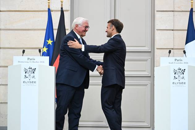 French And German Presidents Press Conference - Paris French President Emmanuel Macron and German President Frank Walter Steinmeier hold a joint press conference at the Elysee Palace in Paris, France on Undated. Photo by Eric Tschaen Pool ABACAPRESS.COM PARIS IDF France Copyright: xTschaenxEric Pool ABACAx