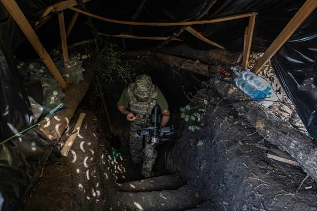 Ukrainian drone units are on duty at the front lines in Donetsk Region DONETSK REGION, UKRAINE - OCTOBER 8: A Ukrainian soldier carries a drone to attack enemy drones in the Donetsk region, Ukraine, 8 October 2026 Diego Herrera Carcedo Anadolu Donetsk Ukraine. Editorial use only. Please get in touch for any other usage. Copyright: x2026xAnadoluxDiegoxHerreraxCarcedox