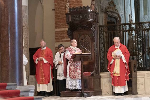 IPA89429913 - Milan, October 8, 26, Basilica of St. Ambrose, Eucharistic celebration marking the 25th anniversary of the Linate plane crash Pictured: Mario Delpini, Archbishop of Milan Copyright: xGiuliaxSciaccax xGiuliaxSciaccax IPA89429913