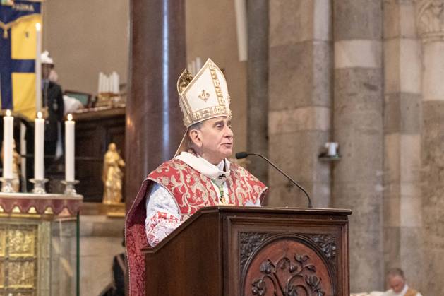 IPA89429929 - Milan, October 8, 26, Basilica of St. Ambrose, Eucharistic celebration marking the 25th anniversary of the Linate plane crash Pictured: Mario Delpini, Archbishop of Milan Copyright: xGiuliaxSciaccax xGiuliaxSciaccax IPA89429929