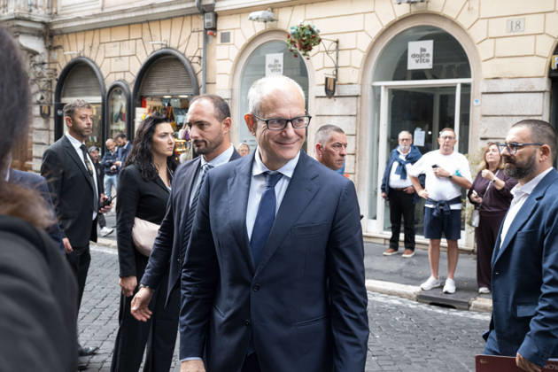 IPA89429523 - Rome Mayor Roberto Gualtieri upon arrival at the Teatro Sistina for the celebrations marking the 150th anniversary of the *Corriere della Sera*, in Rome, Italy, on October 8, 2026. Flavio Brancaleone Fotogramma Copyright: xFLAVIO_BRANCALONEx xx IPA89429523