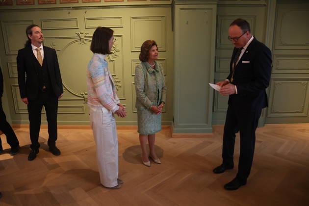 Queen Silvia of Sweden Visits Mainau Island, Konstanz, Mainau, October 8, 2026 Her Majesty Queen Silvia of Sweden visits Mainau Island near Konstanz and, among other things, signs the city’s Golden Book. Baden-Württemberg, Germany Copyright: xMatthiasxGränzdörferx