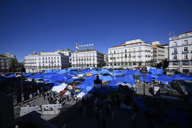 87-year-old symbol of Spain’s housing crisis dies 2 weeks after eviction MADRID, SPAIN - OCTOBER 8: A tent protest set up by Spaniards at Puerta del Sol on September 26, calling on the central and regional governments to take action over the housing crisis, continues in Madrid, Spain, on October 8, 2026. Maricarmen Abascal, known publicly as Maricarmen, the 87-year-old woman whose eviction from her longtime Madrid home sparked housing protests across Spain, died on Wednesday. Burak Akbulut Anadolu Madrid Spain. Editorial use only. Please get in touch for any other usage. Copyright: x2026xAnadoluxBurakxAkbulutx