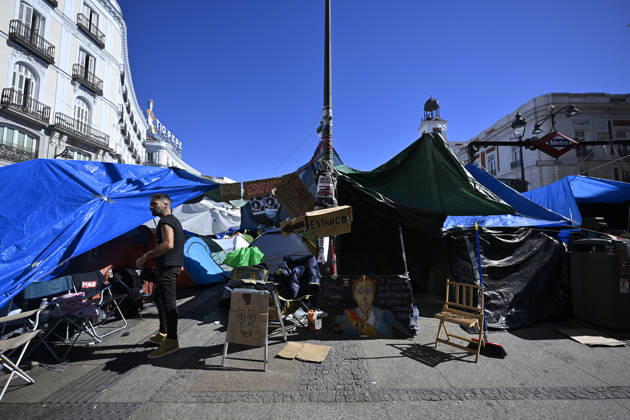 87-year-old symbol of Spain’s housing crisis dies 2 weeks after eviction MADRID, SPAIN - OCTOBER 8: A tent protest set up by Spaniards at Puerta del Sol on September 26, calling on the central and regional governments to take action over the housing crisis, continues in Madrid, Spain, on October 8, 2026. Maricarmen Abascal, known publicly as Maricarmen, the 87-year-old woman whose eviction from her longtime Madrid home sparked housing protests across Spain, died on Wednesday. Burak Akbulut Anadolu Madrid Spain. Editorial use only. Please get in touch for any other usage. Copyright: x2026xAnadoluxBurakxAkbulutx