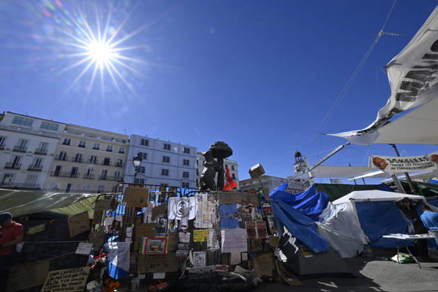 87-year-old symbol of Spain’s housing crisis dies 2 weeks after eviction MADRID, SPAIN - OCTOBER 8: A tent protest set up by Spaniards at Puerta del Sol on September 26, calling on the central and regional governments to take action over the housing crisis, continues in Madrid, Spain, on October 8, 2026. Maricarmen Abascal, known publicly as Maricarmen, the 87-year-old woman whose eviction from her longtime Madrid home sparked housing protests across Spain, died on Wednesday. Burak Akbulut Anadolu Madrid Spain. Editorial use only. Please get in touch for any other usage. Copyright: x2026xAnadoluxBurakxAkbulutx