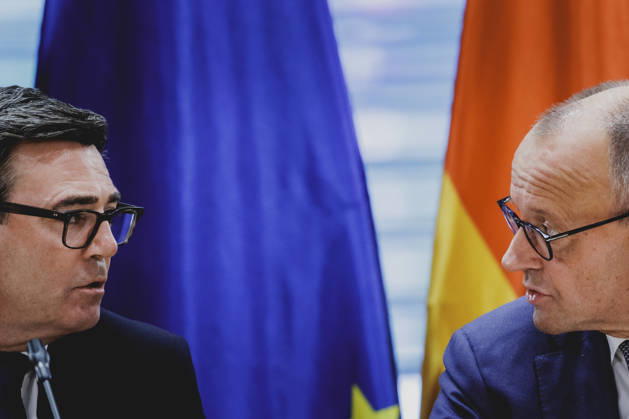 R. L. Friedrich Merz (CDU), Chancellor of Germany, and Andrew Burnham, Prime Minister of the United Kingdom, photographed while attending the Regional Growth Forum at the Federal Chancellery in Berlin, October 8, 2026, Berlin, Germany Copyright: xFlorianxGaertnerx