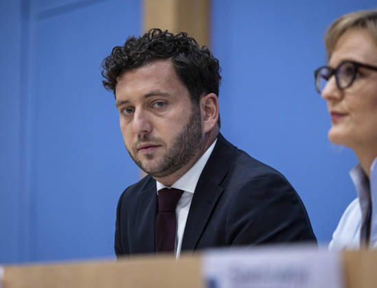 R L Franziska Brantner, co-chair of Alliance 90 The Greens, and Felix Banaszak, co-chair of Alliance 90 The Greens, photographed during the press conference to present the flagship proposal Our Plan for Germany, Berlin, October 8, 2026, Berlin, Germany Copyright: xRubyxTilkornx