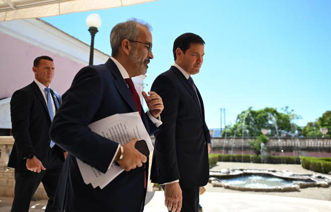 US Secretary of State Marco Rubio visits Portugal LISBON, PORTUGAL - OCTOBER 8: US Secretary of State Marco Rubio (R) and Portuguese Foreign Minister Paulo Rangel (C) hold a joint press conference at the Necessidades Palace, home to Portugal s Foreign Ministry, in Lisbon, Portugal, on October 8, 2026. Zed Jameson Anadolu Lisbon Portugal. Editorial use only. Please get in touch for any other usage.  Copyright: x2026xAnadoluxZedxJamesonx