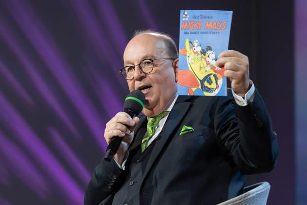 Frankfurt Book Fair 2026: Denis Scheck presents new and classic literature through his series *Druckfrisch · New Books with Denis Scheck*, Frankfurt am Main, Hesse, Germany, Exhibition Center