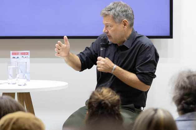 Robert Habeck at the 2026 Frankfurt Book Fair, August 10, 2026. Former Federal Minister of Economics and Vice Chancellor Robert Habeck of Alliance 90 The Greens will present his book *Arctic Meltdown* on Thursday on the *ZEIT* stage as part of the 2026 Frankfurt Boo