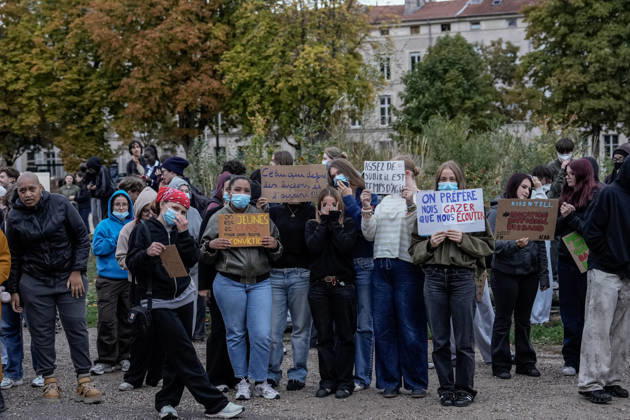 Protest against eduction conditions continues in Nancy NANCY, FRANCE - OCTOBER 8: Students holding placards take to the streets to protest education conditions in Nancy, France, on October 8, 2026. Students are taking part in a nationwide high-school mobilization over school conditions and demands for greater education resources, while security units remain deployed around several locations in the city. Muhammed Said Tako Anadolu Nancy France. Editorial use only. Please get in touch for any other usage. Copyright: x2026xAnadoluxMuhammedxSaidxTakox