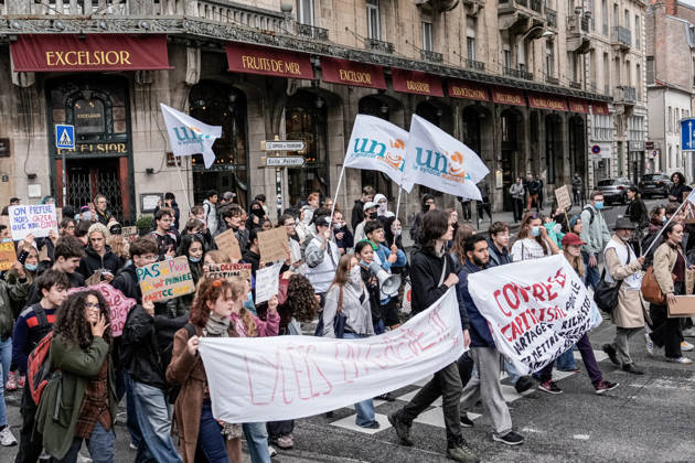 Protest against eduction conditions continues in Nancy NANCY, FRANCE - OCTOBER 8: Students holding placards take to the streets to protest education conditions in Nancy, France, on October 8, 2026. Students are taking part in a nationwide high-school mobilization over school conditions and demands for greater education resources, while security units remain deployed around several locations in the city. Muhammed Said Tako Anadolu Nancy France. Editorial use only. Please get in touch for any other usage. Copyright: x2026xAnadoluxMuhammedxSaidxTakox